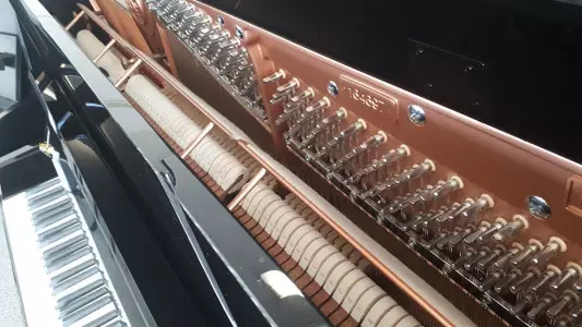 همه چیز درباره پیانو آکوستیک هایلون HU125